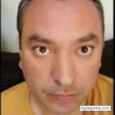 Busco ligar. Mujeres. Optimista. Bailar.