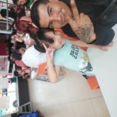 Comerciante. Soltero delgado moreno