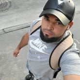 Busco ligar. Alegre. Musica i viajar.