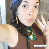 En casa. Busco hacer amistades.