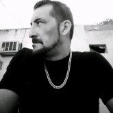 Empleado. Busco mujeres entre 40 y 55