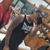 Electricista. Busco mujeres y tengo 28.