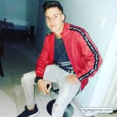 Busco pareja. Mujeres. Feliz.