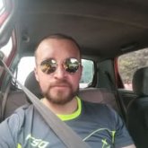 Busco pareja. Mujer comprometida, que