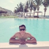 Médico. Busco hacer amistades. Conocer