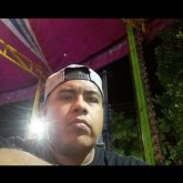 Empleado. Platicar y pasar el tiempo y