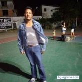 Hombres Solteros y Chicos Solteros en Danbury
