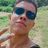 Busco pareja. Mujeres.. Para lo que sea.