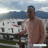 Busco hacer amistades. Amigas.