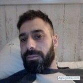 Busco ligar. Alguien especial. Feliz.