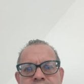 Soy albañil. Busco una mujer madura