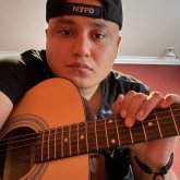 Busco una chica ❤️. Soy músico y