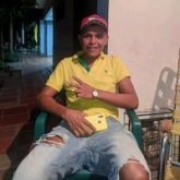 Policía. Amistades  y pareja. Moreno y