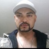 Licenciado. Mujeres de más de 18.