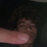 Soltero, aveces juego futbol y fumo. Mi