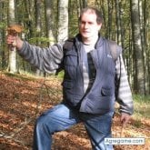 Encuentra Hombres solteros en Irún