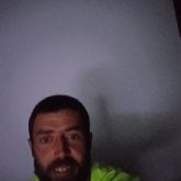 Construcción. Una mujer. Alegre