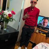 Busco pareja. Un chica linda. Un hombre