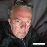 Profesor. Busco conocer gente. Persona