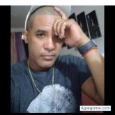 Busco pareja. Mujer. Yo. 😎.