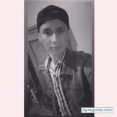 Trabajando. Busco hacer amistades.