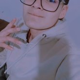 Mujer. Que tenga entre 19 y 23 físico