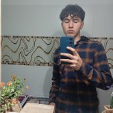 Busco mujeres de hasta 24 años. Me