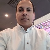 Trabajador. Busco hacer amistades.