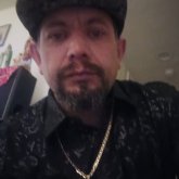 Una relación estable. Alegre y