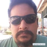 Busco hacer amistades. Amistad. Atento