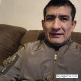 Busco pareja. Gente. Alegre. Ser social.