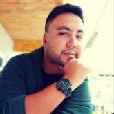 Busco pareja. Amistades, y luego