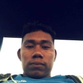 Trabajo. A una mujer hermosa. Soltero y