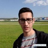 Busco pareja. Mujer compatible. Amable.