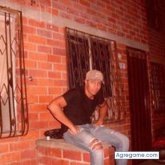 Encuentra Hombres solteros en El Carmelo