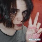 Chica. Alegre. Mayores.