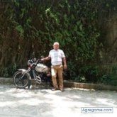 Busco ligar. Conocer gente nueva.