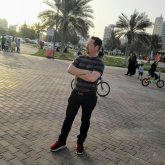 Electricista. Mujer 50 a 60. Divorciado.