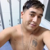 Operador. Busco ligar. Hombre pecho