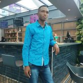 Estudiante y trabajador. Busco conocer