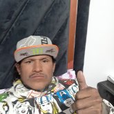 Trabajo. Una linda mujer alegre y