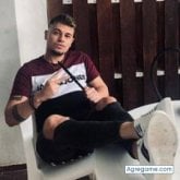 Busco conocer gente. Gente.. Simpático,