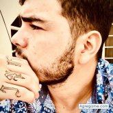 Busco pareja. Amigas. Alegre. Todo.