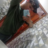 Busco conocer gente. Alguien. Que sea