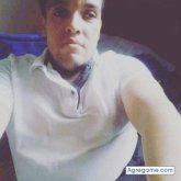 Busco pareja. Mujeres. Feliz.