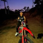 Busco por lo general hacer amigas. Soy