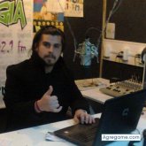 Locutor radial. Busco hacer amistades.