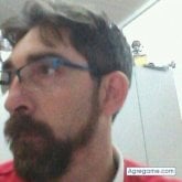 Encuentra Hombres solteros en Naquera