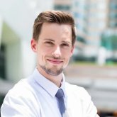 Linda rubia personalidad. Alto delgado