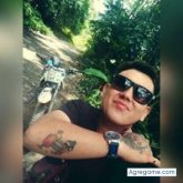 Busco pareja. Una buena chica. Muy